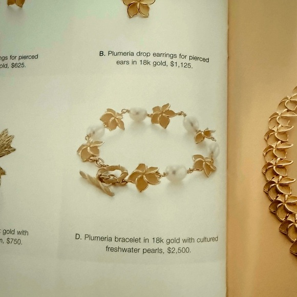 RARE Vtg. Tiffany & Co. 18k Yellow Gold Pearl and Plumeria Bracelet 17g 🌸 - Picture 8 of 8